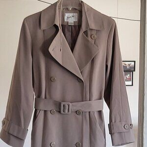 Ladies beige trench coat size 6